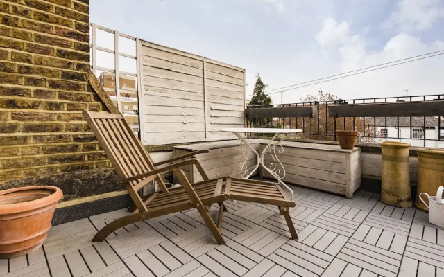 Panoramic Hammersmith Home Near The River Thames