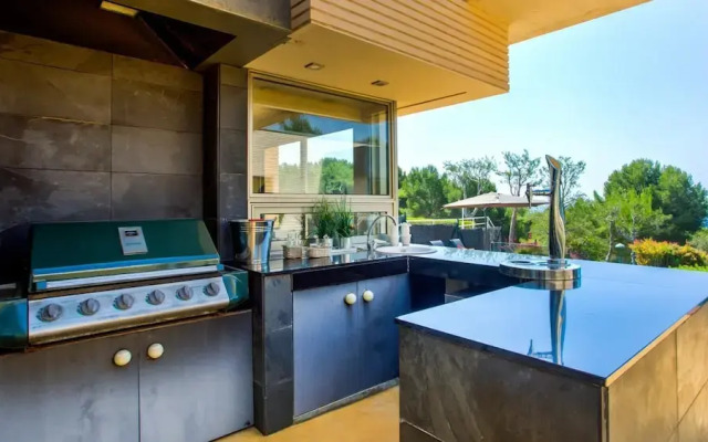 Villa Prestigia With Private Pool And Sea View