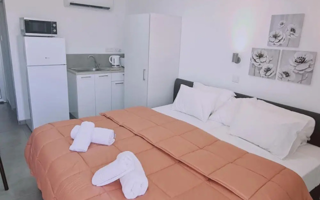 100 AN - Napa Living 17