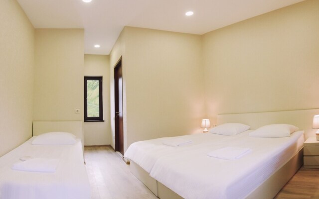 Hotel 4100
