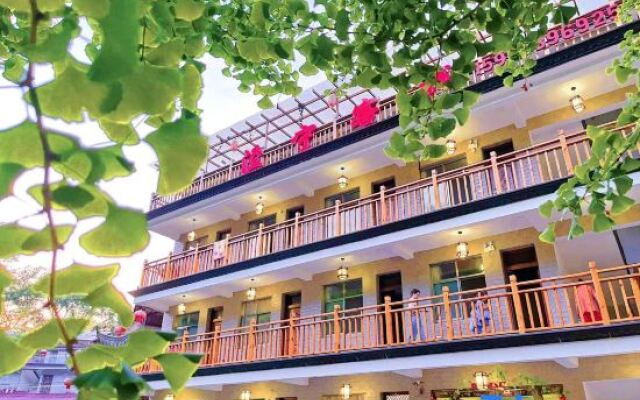 Luanning Inn