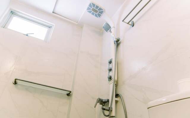 Spacious And Nice 2Br Apartment At Mediterania Palace Residence