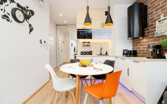 Movie Jacuzzi Apartment by Renters