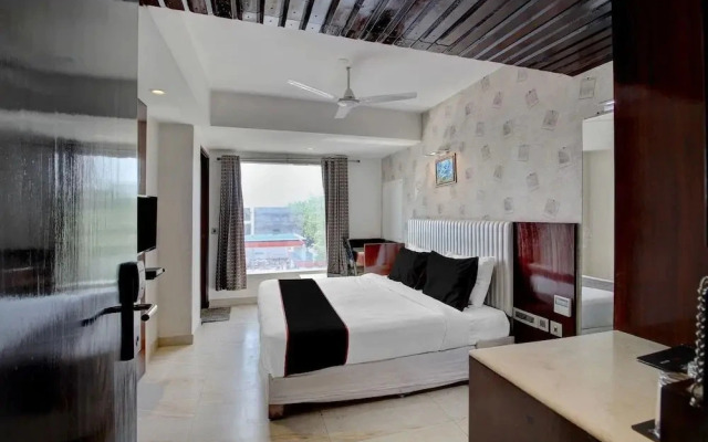 Hotel Broadway by OYO Rooms