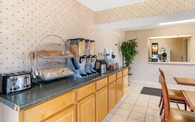 Econo Lodge Pearl - Jackson