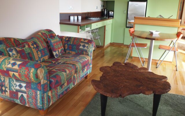 Beachside Retreat West Inlet – Guest Rooms – Stanley