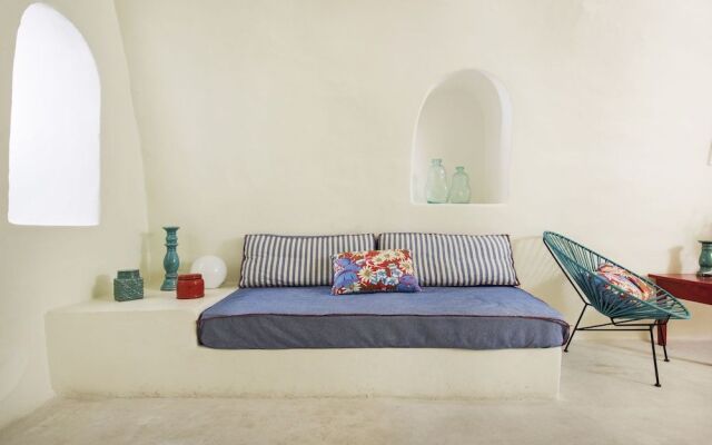 White Cave Villa By Caldera Houses