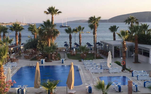 Nagi Beach Hotel