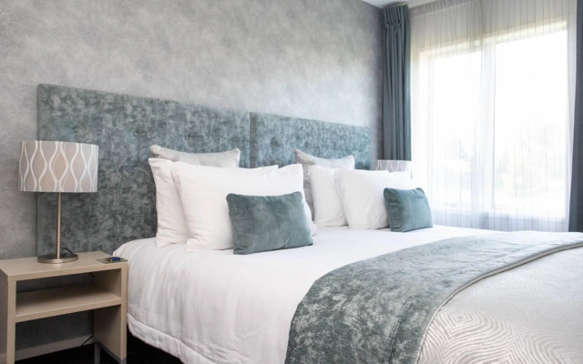 Radfords on the Lake