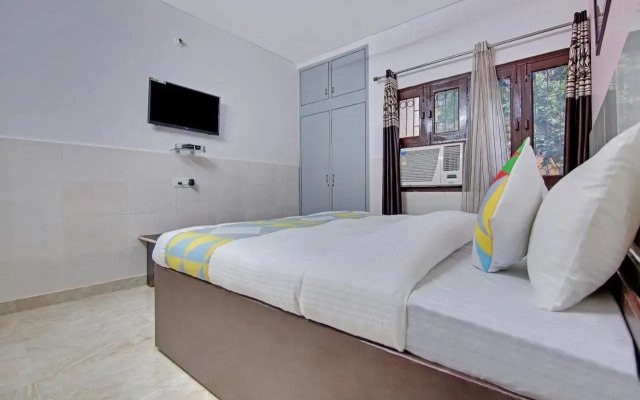 Oyo Home 78927 Elegant Studio Sarita Vihar