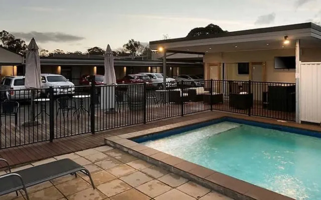 New Crossing Place Motel & Apartments