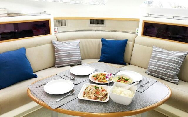 Discover Catamaran Phuket - LAGOON440