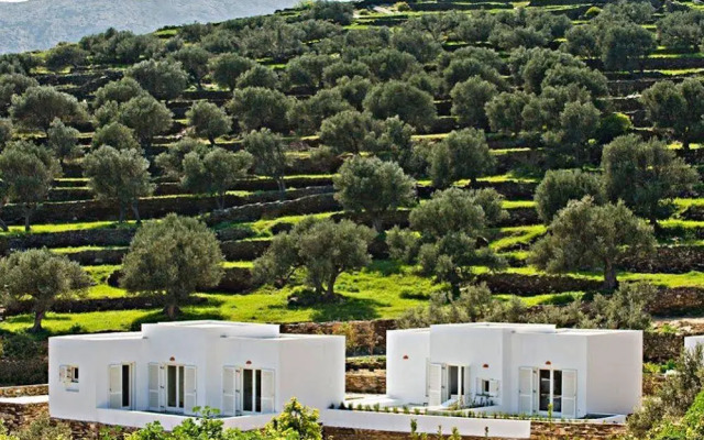 Kamaroti Suites Hotel