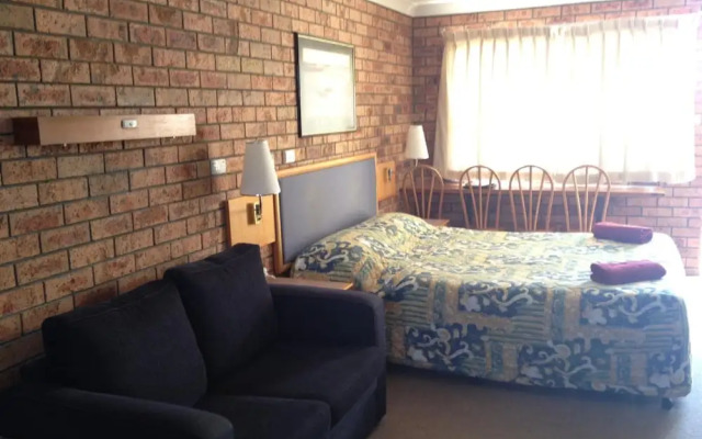 Beach Drive Motel