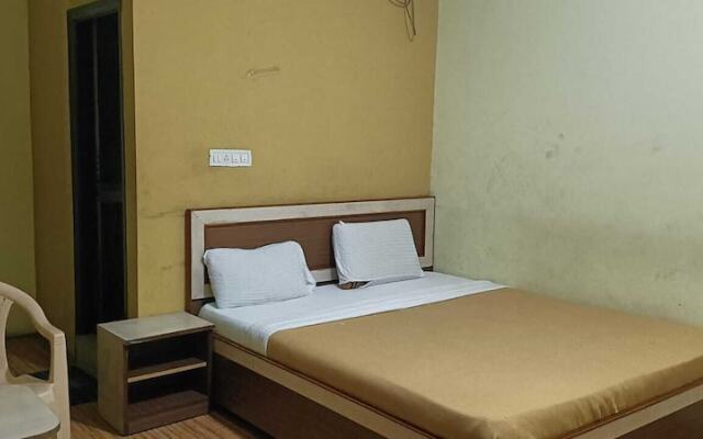 iROOMZ Hotel Vishwa Lodging