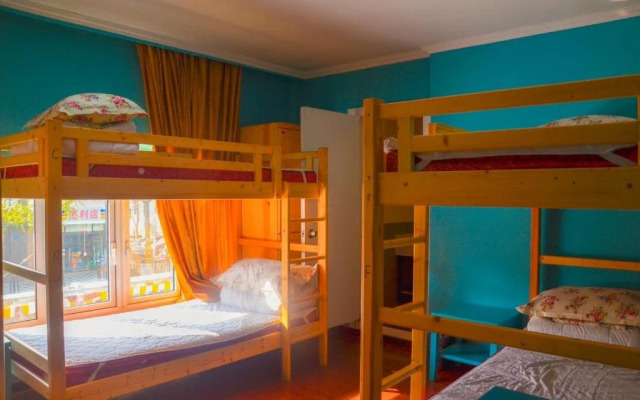 Qingdao Xiehou International Youth Hotel