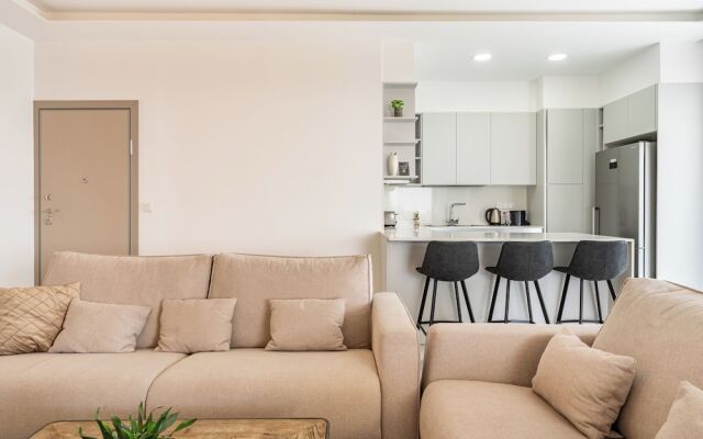 YAMAS Urban Living Pool Penthouse Marvel