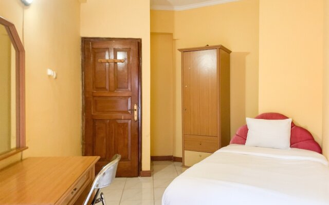 Spacious And Comfy 3Br At Kondominium Juanda Apartment