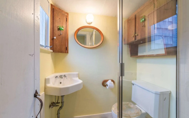 Rockmere Inn