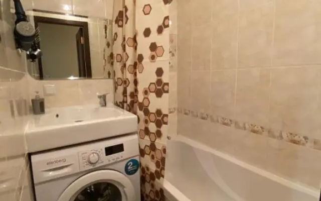 2 комнатная квартира, до 6 спальных мест(КБ-75,Ашан, Метро,Эпицентр)