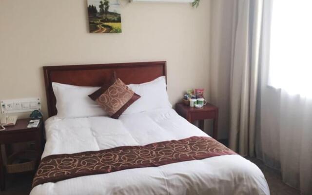Greentree Inn Shanghai Zhujing Business Hotel