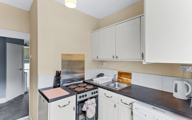 Brynmill 1BR Apartment by Tŷ SA