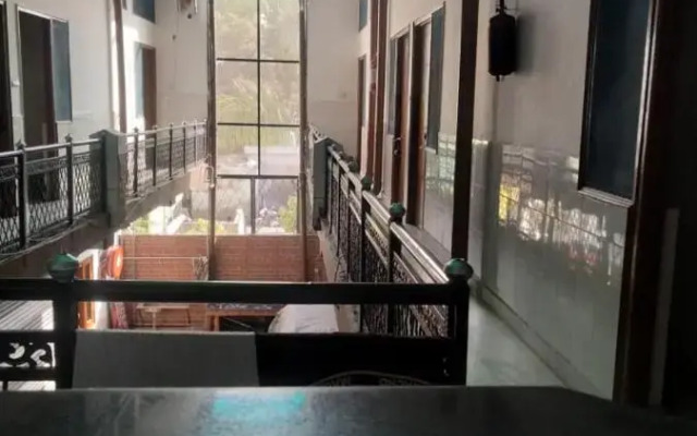 Bhagwan Guest House