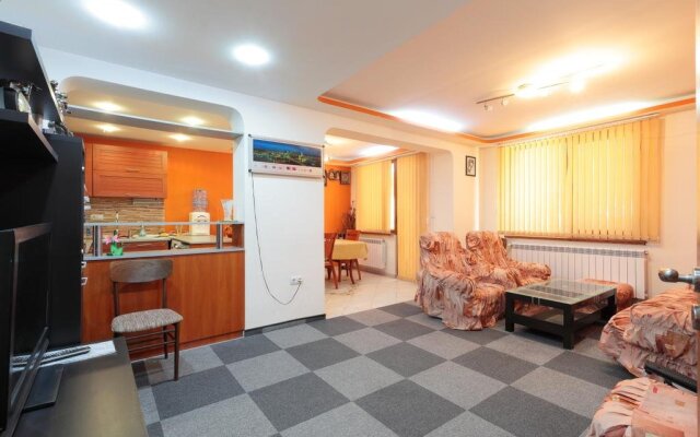 Elpida Guest House