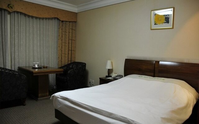 Tourist Hotel Masters