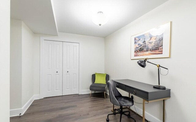 Rideau Comfort 2BD 1BA Apartment Free Parking