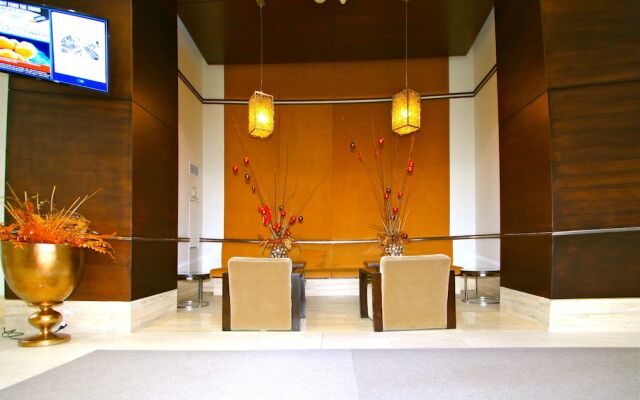 Red Maple Suites Mississauga