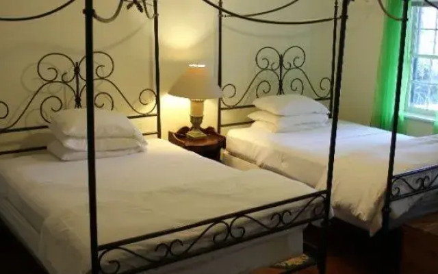 Aunt Nea's Inn at Hillcrest