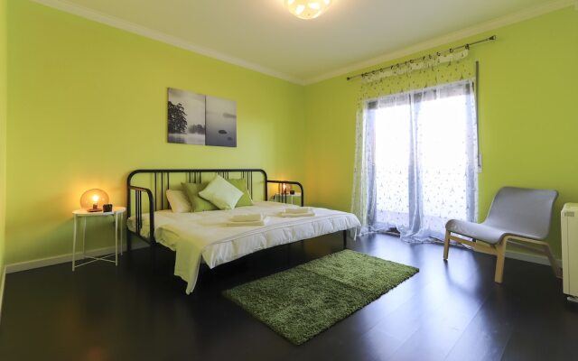 Parede Villa With Pool by Homing