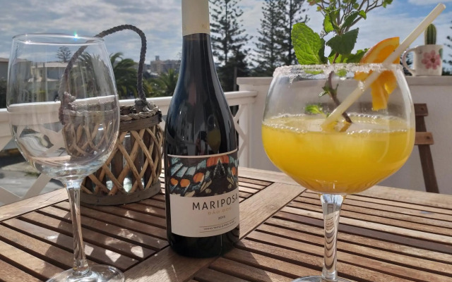 Pretty Sunny Guest Apartment