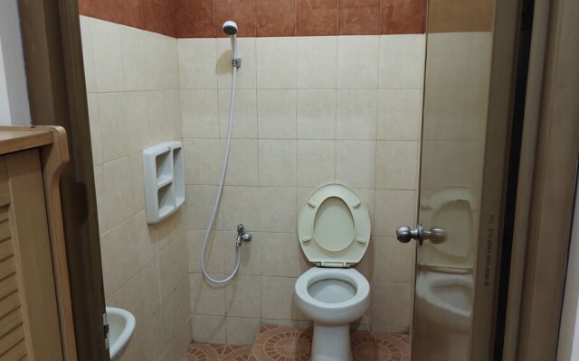 Hotel O C16 Siwalankerto Syariah