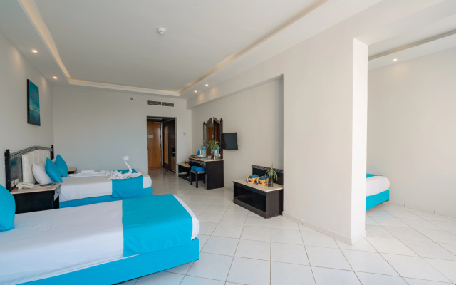 King Tut Aqua Park Beach Resort