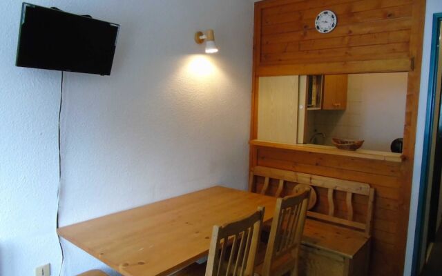 Lou Services Apartment THE206 LSI 001