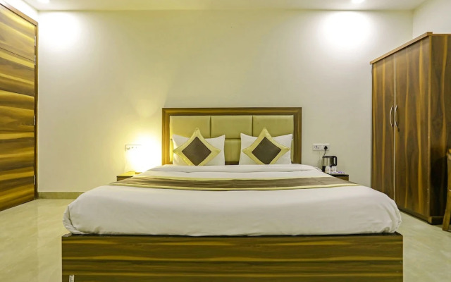 Fabhotel White House Bnb