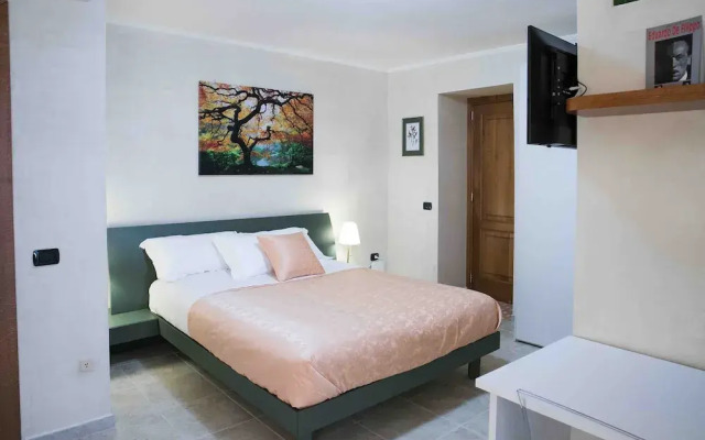 Vittoria Guest House - Salerno