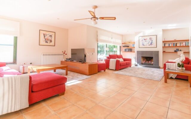 Modern Villa in Navata Catalonia With Swimming Pool