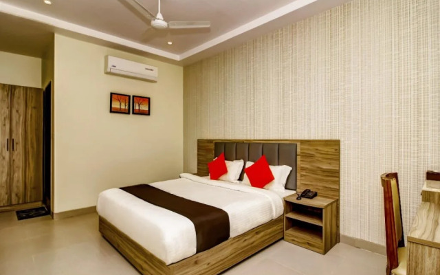 Capital O 71843 Grand Sindhura