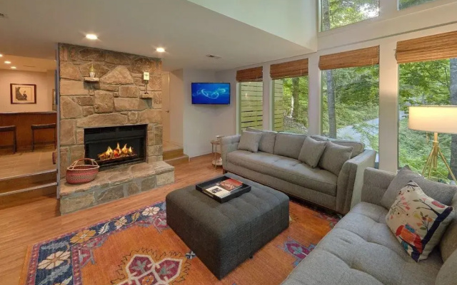 1228 Creekside Serenade