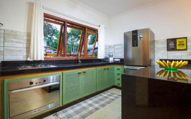 Casa Andorinha com 3 quartos com ar e piscina