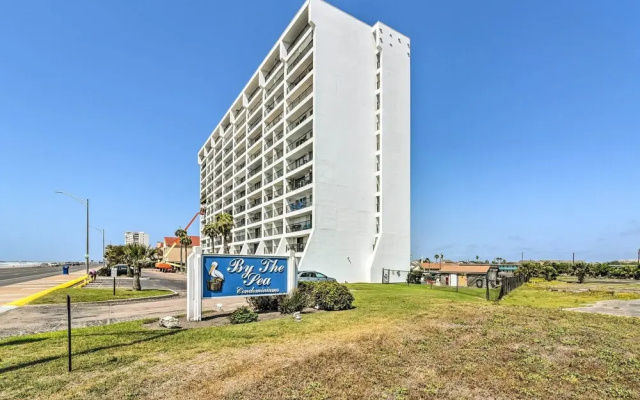 Ocean-view Balcony & Pool Access: Galveston Gem!