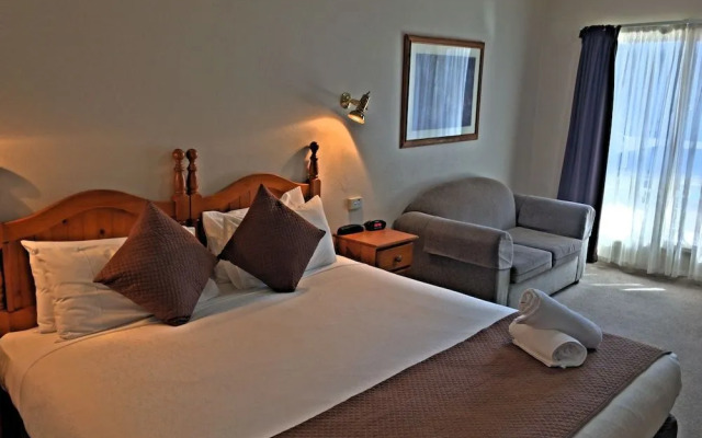 New England Motor Inn