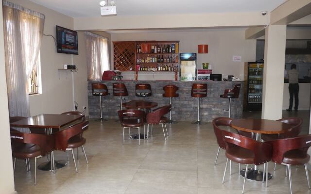 Rosaline Suites Hotel