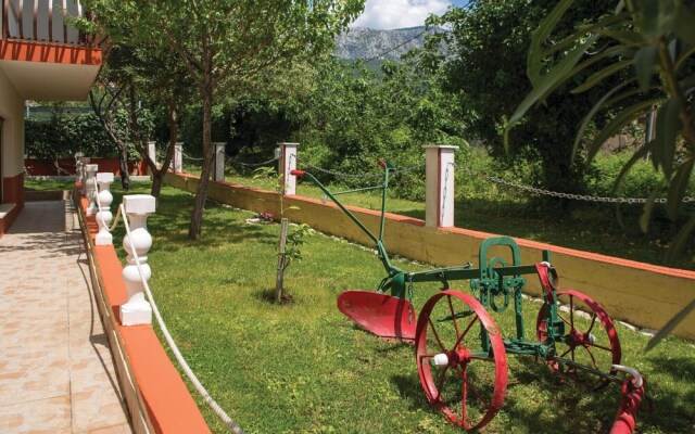 Awesome Home in Kastel Kambelovac With Wifi and 1 Bedrooms