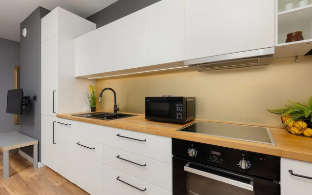 Gentle Apartment in Warsaw by Renters