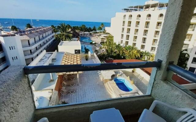 Room in Guest Room - Studio 502 Inside Cancun Resort