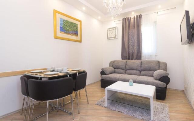 Apartments with a parking space Podstrana, Split - 8616